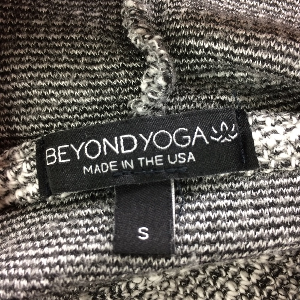 Beyond Yoga Slit Back Panel Workout Hoodie Size S - Picture 7 of 8
